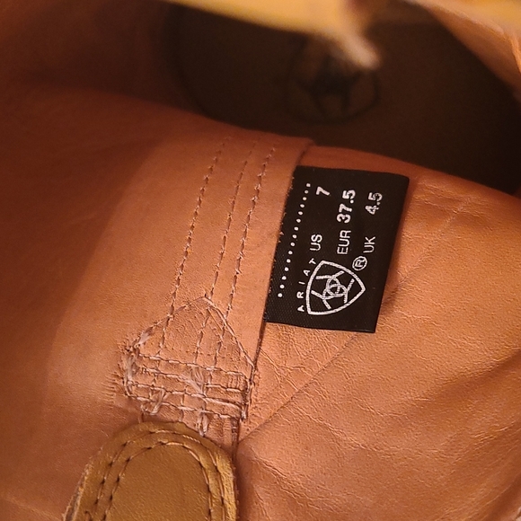 Ariat women's boots - Picture 3 of 4